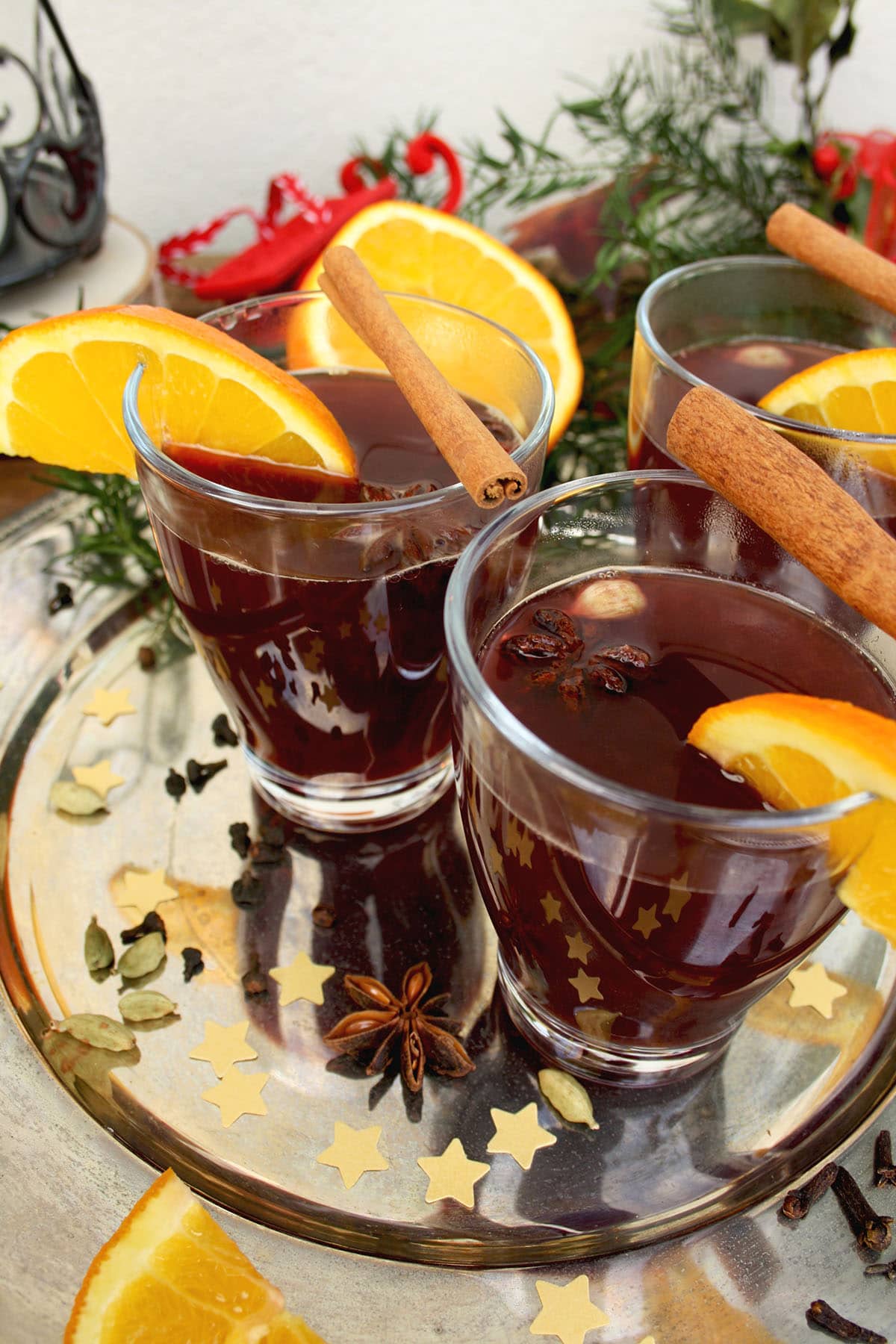 Four Classic Christmas Dishes and Drinks in Germany